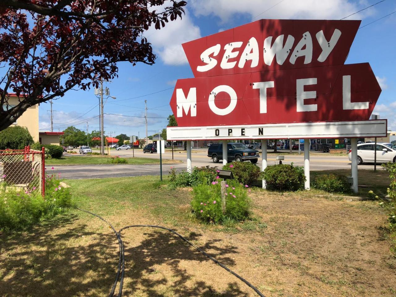 Seaway Motel Roosevelt Park Exterior foto